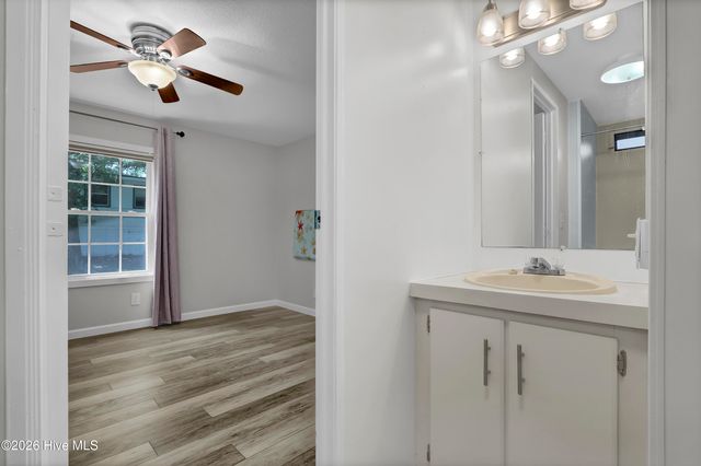 714 Cedar Avenue, Hampstead, NC 28443