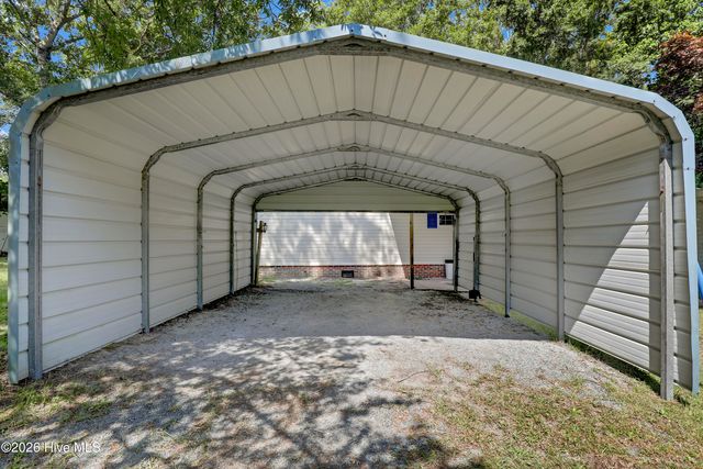 714 Cedar Avenue, Hampstead, NC 28443