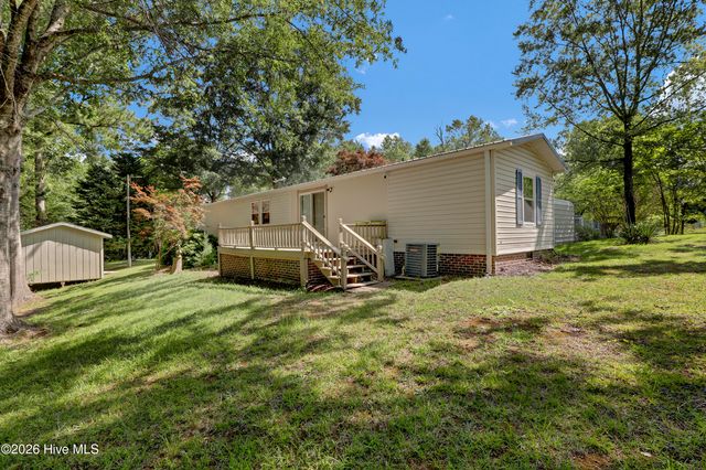 714 Cedar Avenue, Hampstead, NC 28443
