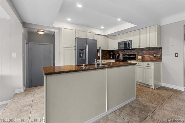 52655 Pappy, Shelby Twp, MI 48316