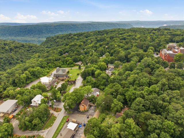709 Signal Mountain Boulevard, Signal Mountain, TN 37377