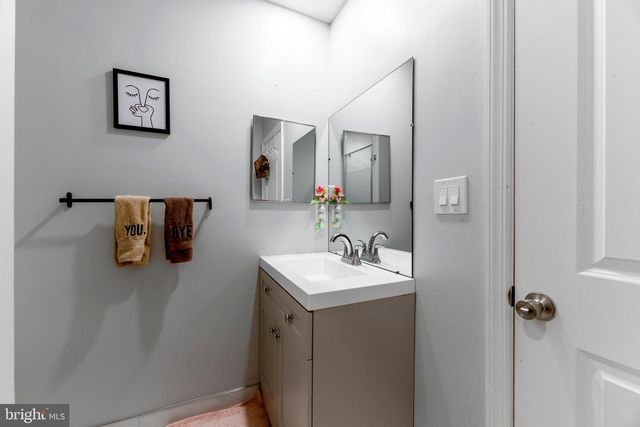 20 STEINWAY AVE, Ewing, NJ 08618