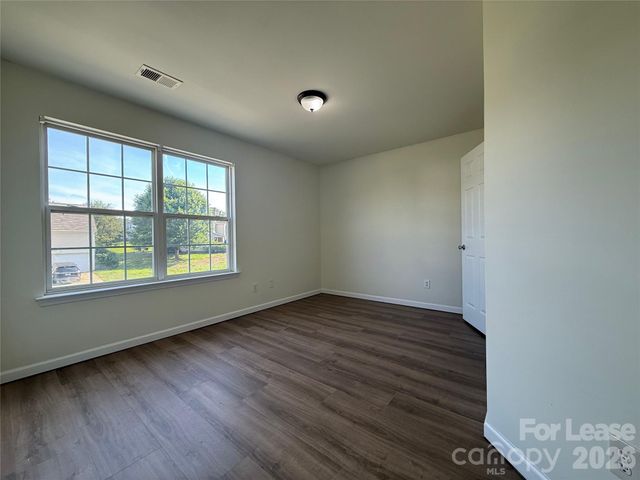 5103 Stowe Derby Drive, Charlotte, NC 28278