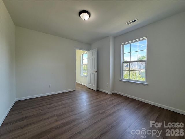 5103 Stowe Derby Drive, Charlotte, NC 28278