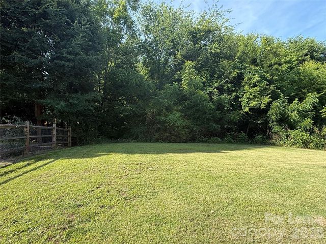 5103 Stowe Derby Drive, Charlotte, NC 28278