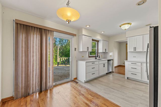 62 E Fox Hill Drive, Buffalo Grove, IL 60089