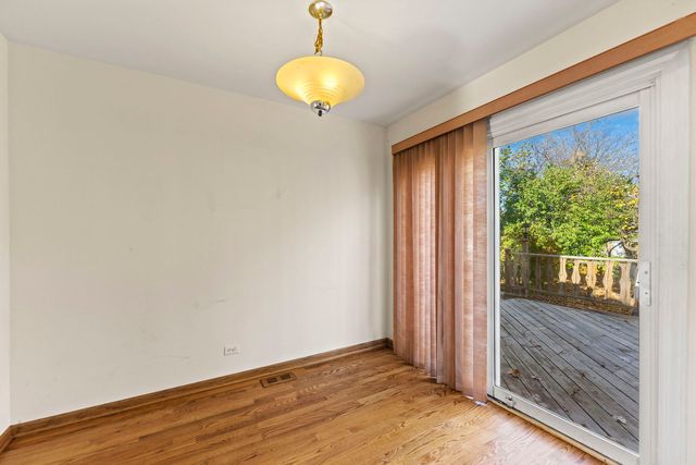 62 E Fox Hill Drive, Buffalo Grove, IL 60089