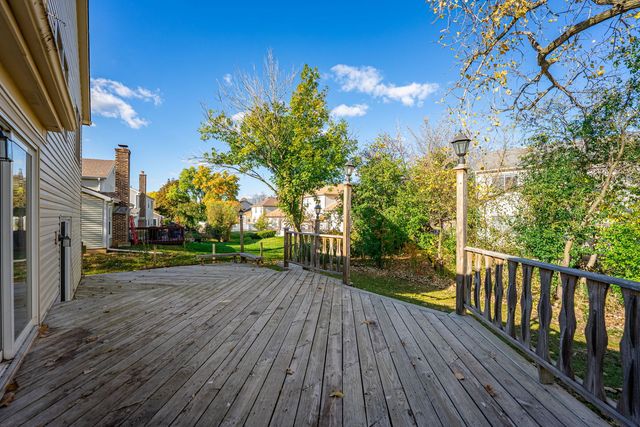 62 E Fox Hill Drive, Buffalo Grove, IL 60089