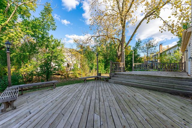 62 E Fox Hill Drive, Buffalo Grove, IL 60089