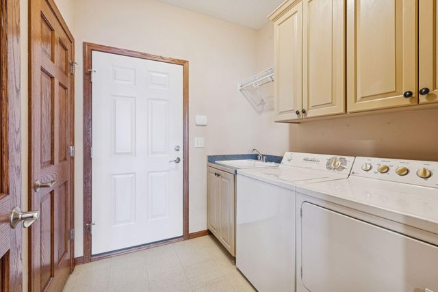 980 Anthony Way, Victoria, MN 55386