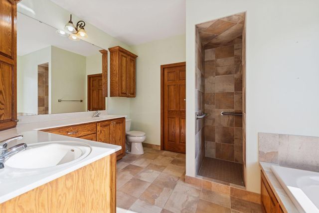 980 Anthony Way, Victoria, MN 55386