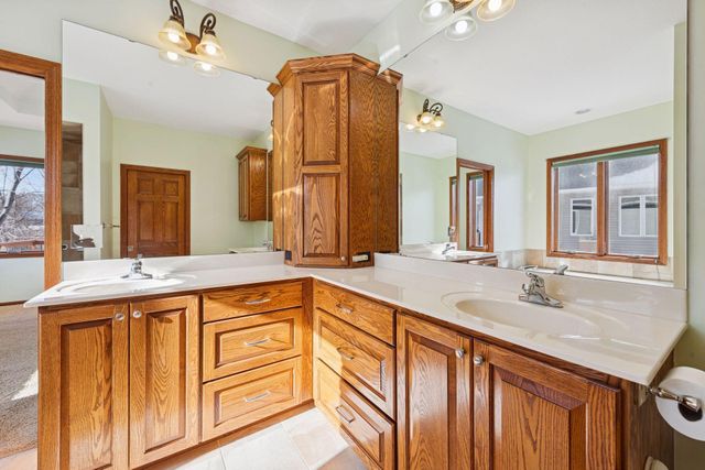 980 Anthony Way, Victoria, MN 55386