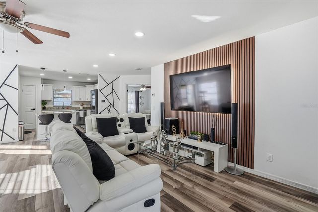 9209 CAMINO VILLA BOULEVARD, Tampa, FL 33635