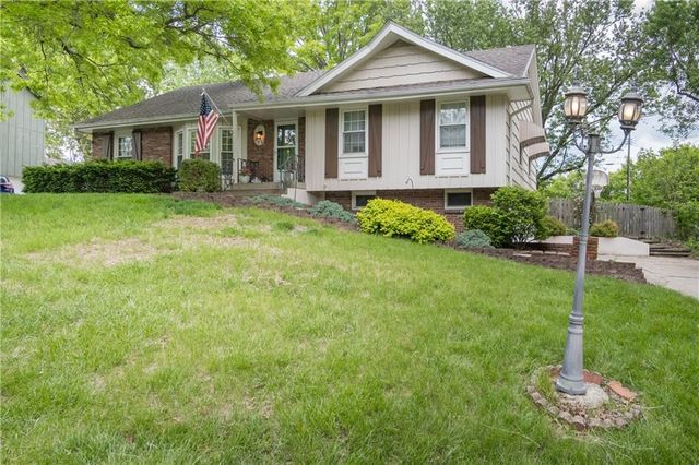 6807 NW Birch Lane, Kansas City, MO 64151