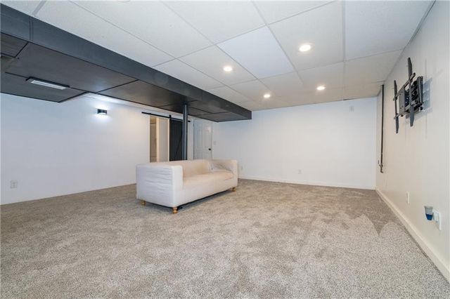 6807 NW Birch Lane, Kansas City, MO 64151