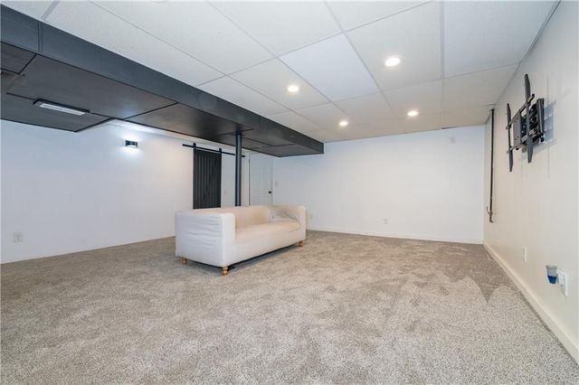 6807 NW Birch Lane, Kansas City, MO 64151