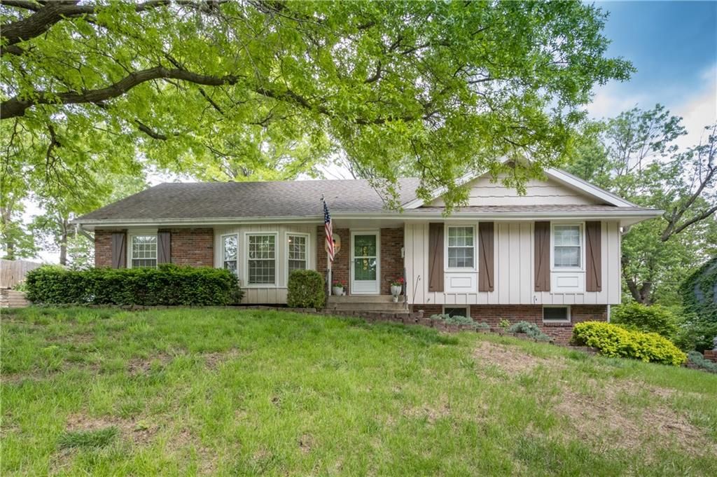 6807 NW Birch Lane, Kansas City, MO 64151