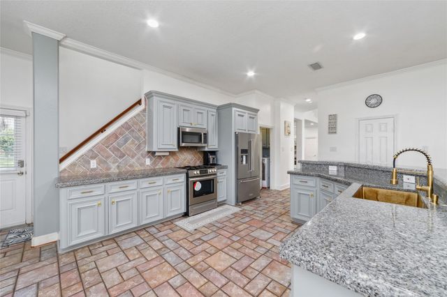 1513 County Road 149, Alvin, TX 77511