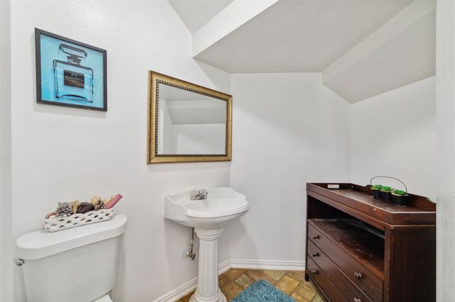 1513 County Road 149, Alvin, TX 77511