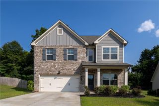 221 Winterset Circle, Hoschton, GA 30548