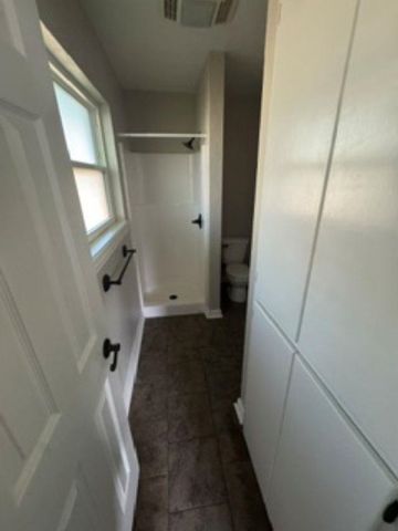5802 NW Dearborn Ave, Lawton, OK 73505