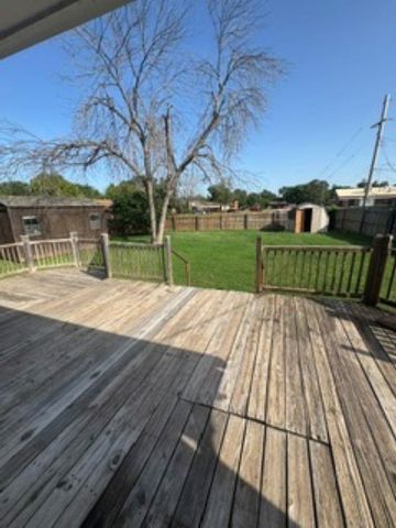 5802 NW Dearborn Ave, Lawton, OK 73505