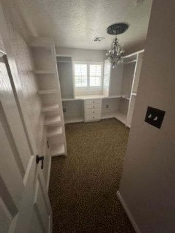 5802 NW Dearborn Ave, Lawton, OK 73505