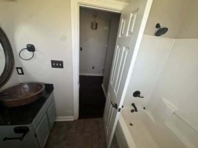 5802 NW Dearborn Ave, Lawton, OK 73505