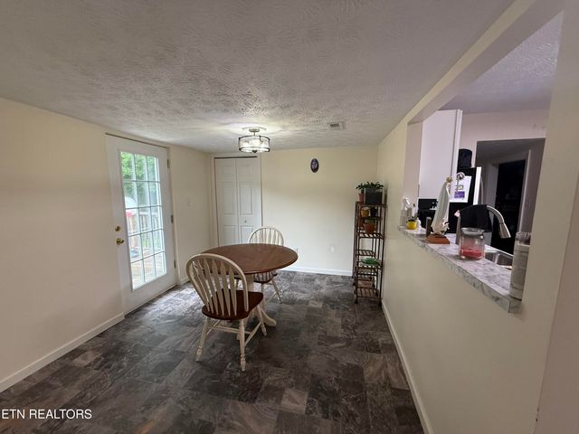 1517 W Copeland Drive, Powell, TN 37849