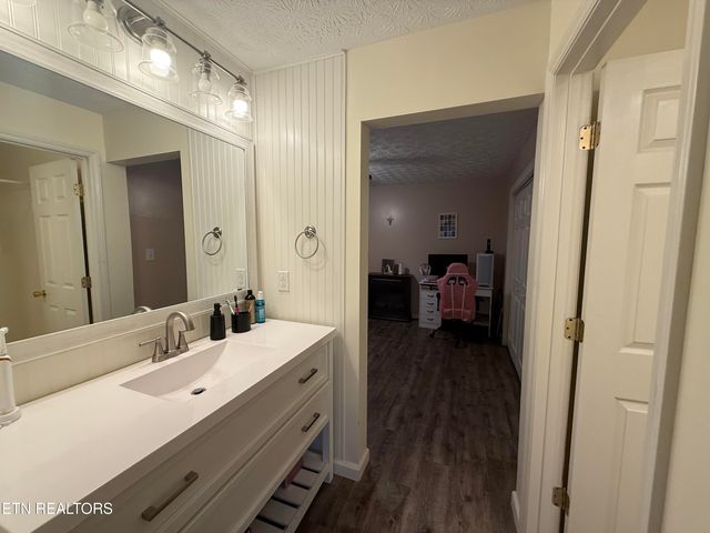 1517 W Copeland Drive, Powell, TN 37849