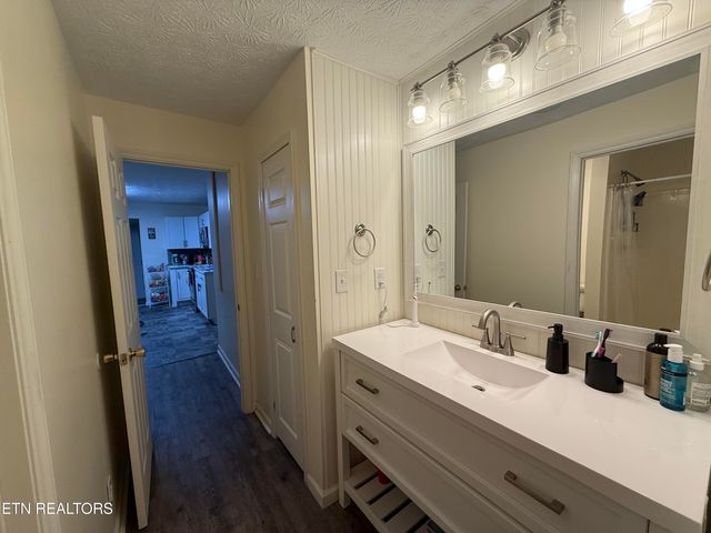 1517 W Copeland Drive, Powell, TN 37849