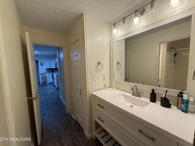1517 W Copeland Drive, Powell, TN 37849
