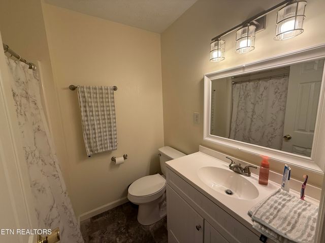 1517 W Copeland Drive, Powell, TN 37849