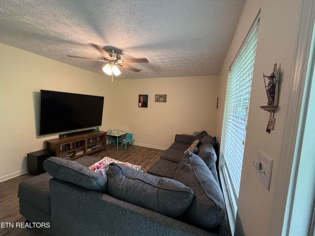 1517 W Copeland Drive, Powell, TN 37849