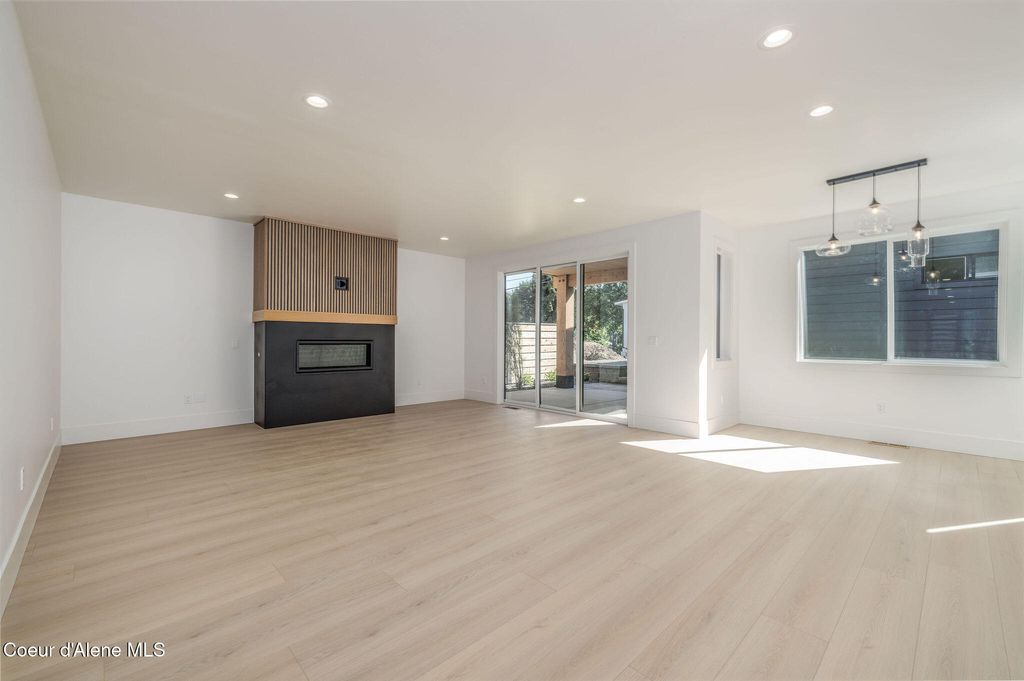 918/920 E Pennsylvania Ave, Coeur d'Alene, ID 83814 photo 2