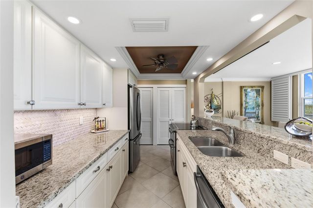 1100 TARPON CENTER DRIVE 104, Venice, FL 34285