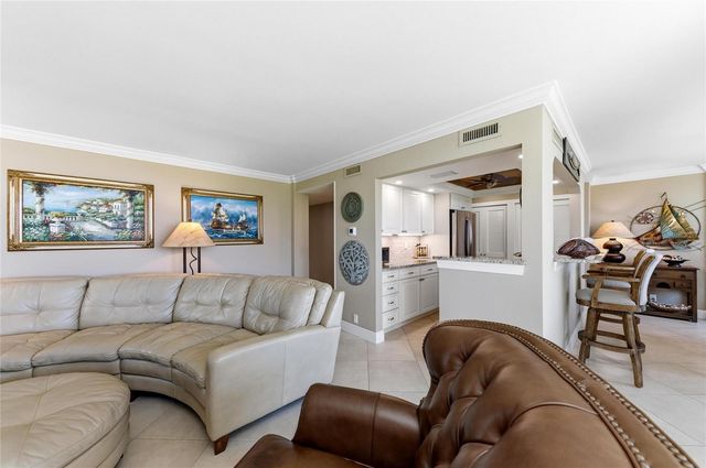 1100 TARPON CENTER DRIVE 104, Venice, FL 34285
