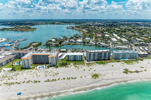 1100 TARPON CENTER DRIVE 104, Venice, FL 34285