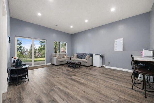 12808 N North Park St, Newman Lake, WA 99025