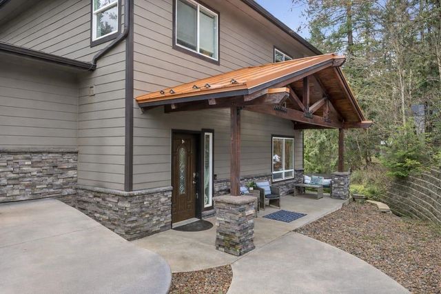 12808 N North Park St, Newman Lake, WA 99025