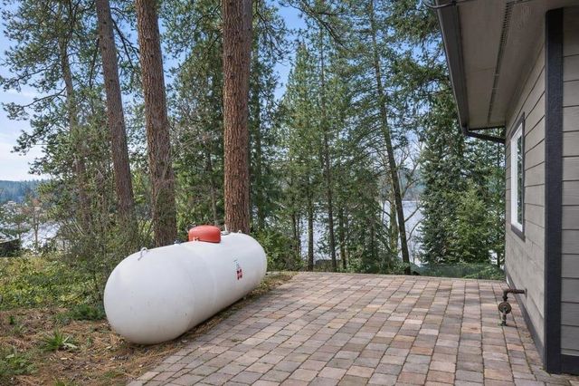 12808 N North Park St, Newman Lake, WA 99025