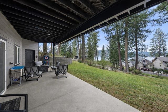 12808 N North Park St, Newman Lake, WA 99025