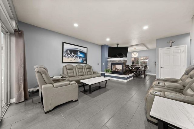 12808 N North Park St, Newman Lake, WA 99025