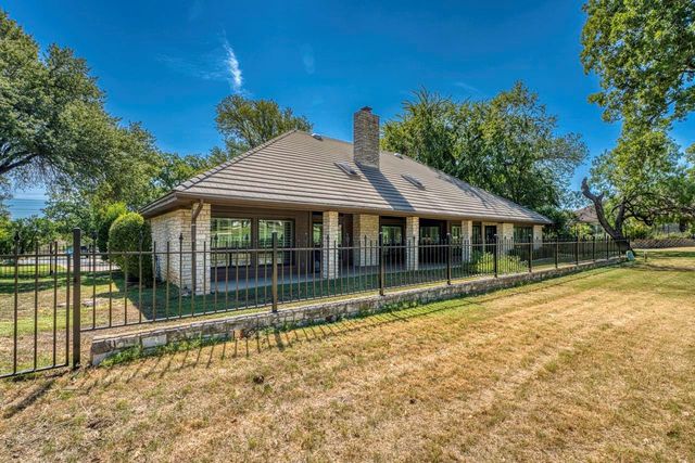 103 Southern Spur, Horseshoe Bay, TX 78657