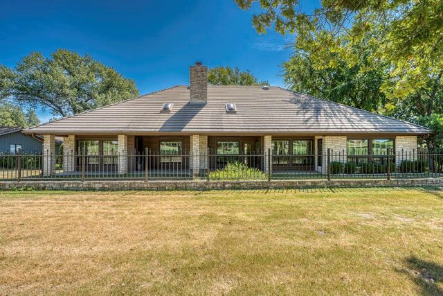 103 Southern Spur, Horseshoe Bay, TX 78657