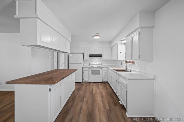 15359 N Medlin Road, Hulbert, OK 74441