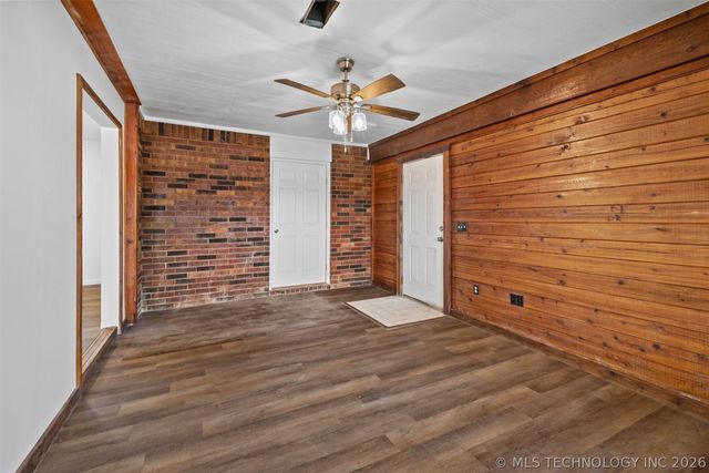 15359 N Medlin Road, Hulbert, OK 74441