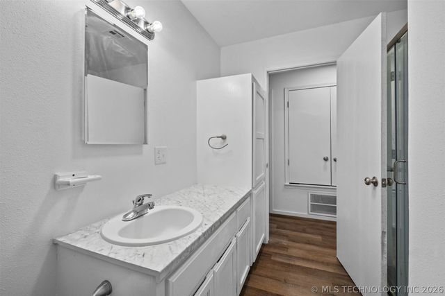 15359 N Medlin Road, Hulbert, OK 74441