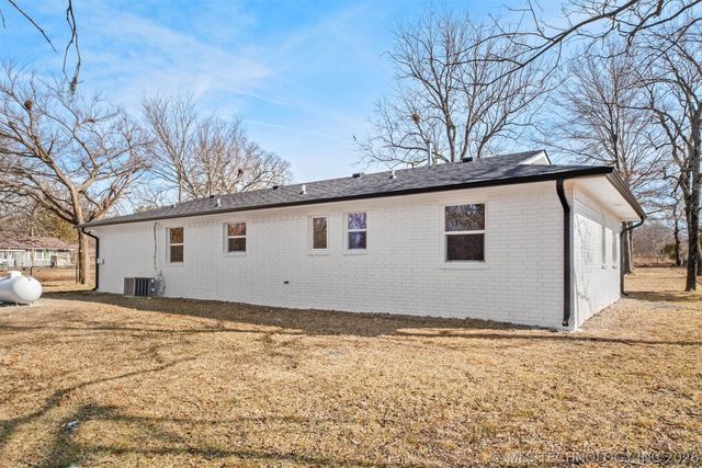 15359 N Medlin Road, Hulbert, OK 74441