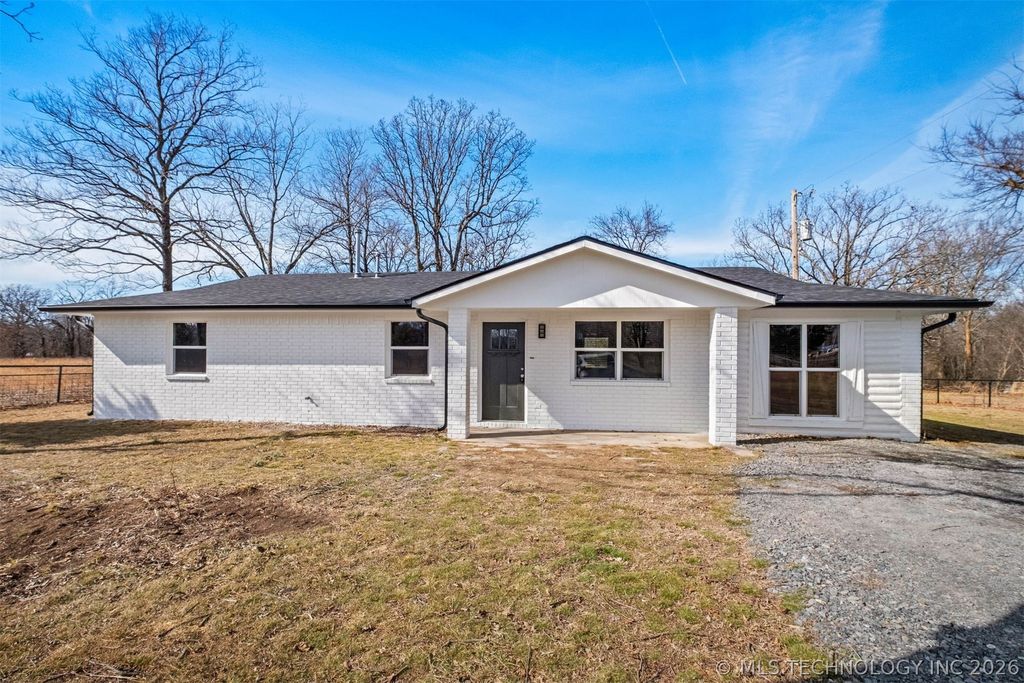 15359 N Medlin Road, Hulbert, OK 74441